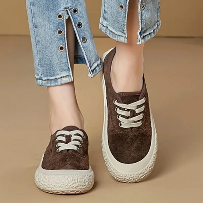 Scarpe basse da donna con punta tonda e sneaker