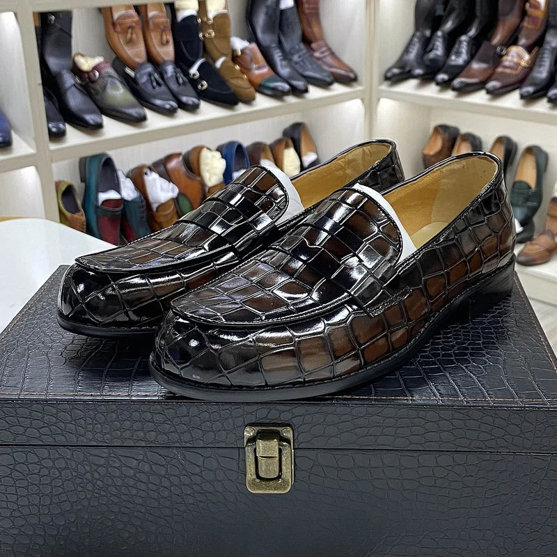 Scarpe eleganti da uomo in vera pelle di mucca Scarpe mocassini con punta rotonda