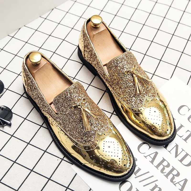 Gli uomini d'oro vestono le scarpe Morbide e comode scarpe brogue